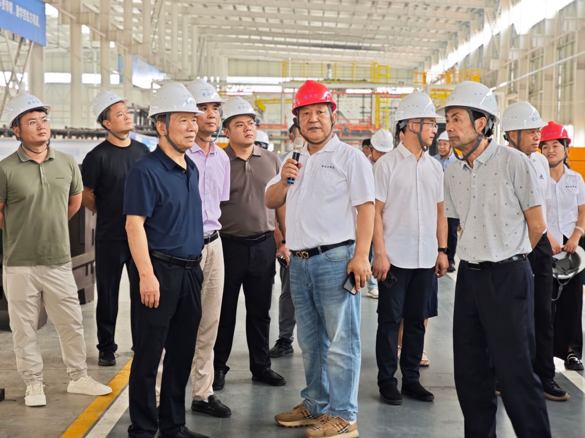 對(duì)標(biāo)先進(jìn)，共謀發(fā)展——新化縣企業(yè)家代表團(tuán)赴婁星產(chǎn)業(yè)開(kāi)發(fā)區(qū)考察學(xué)習(xí)